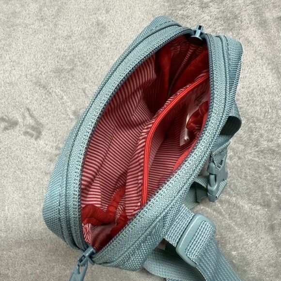 Herschel Supply Co. Cruz Crossbody Strap Bag Teal Casual Outdoor Travel - Picture 7 of 12